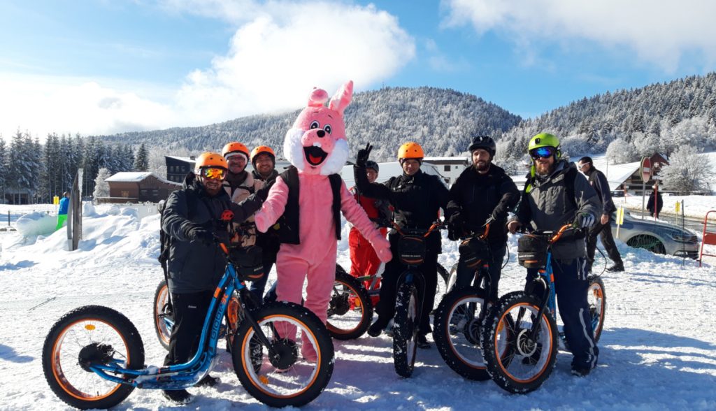 Le snowtrott est un mélange de trottinette électrique et de scooter des  neige - Photo de Arcoch Loisirs, Campan - Tripadvisor